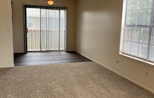 2 beds, 1 bath, 950 sqft, $795, Unit 6913-504