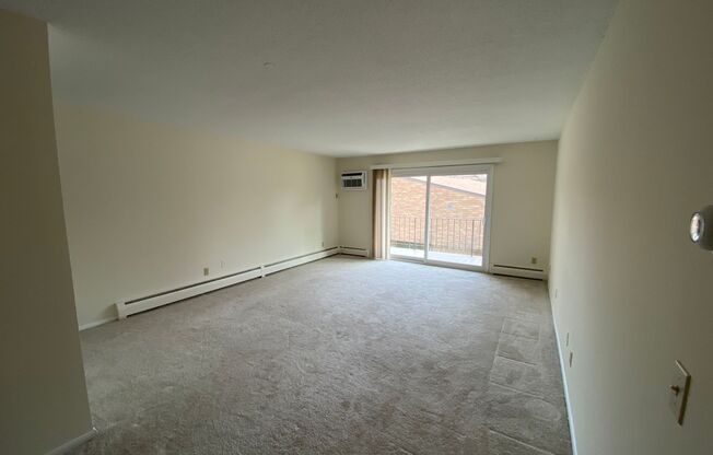 1 bed, 1 bath, 812 sqft, $1,250, Unit 201-206