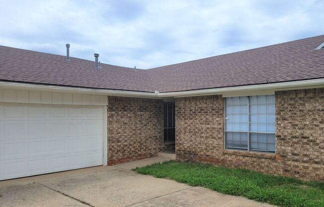 2 beds, 2 baths, $1,275