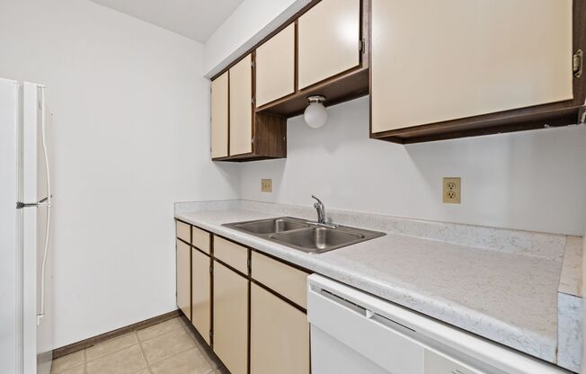 2 beds, 1.5 baths, $1,195, Unit 23