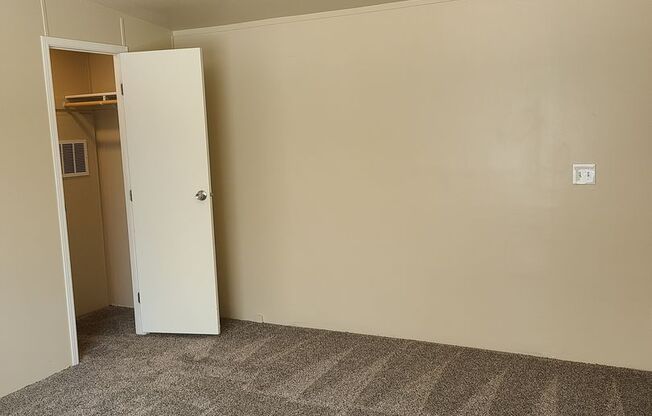 3 beds, 2 baths, 1,000 sqft, $1,595, Unit Honeysuckle Mobile Home Park 26-1