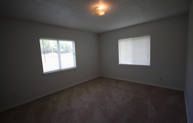 3 beds, 2 baths, $1,525