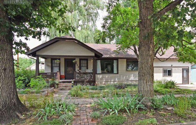 612 W OAK
