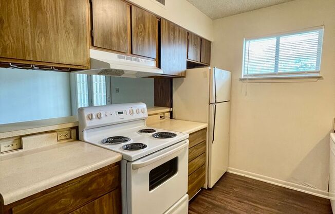 1 bed, 1 bath, 688 sqft, $990, Unit 103