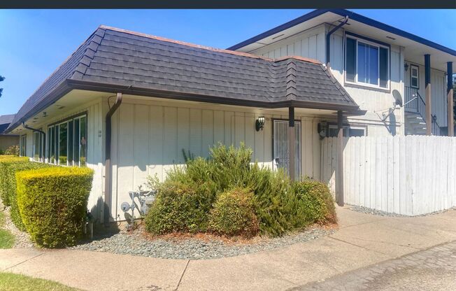 Spacious 1-bedroom home in Fremont! - Grimmer Neighborhood