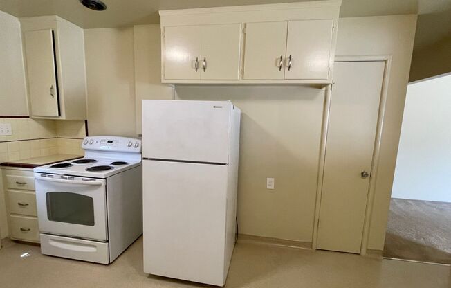 2 beds, 1 bath, $2,295, Unit Unit E