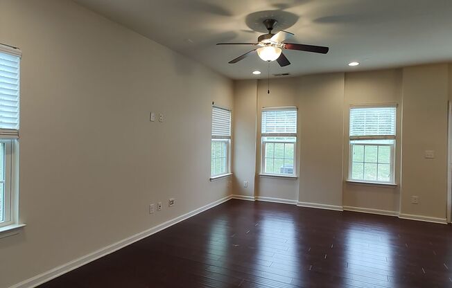 3 beds, 2.5 baths, $1,850