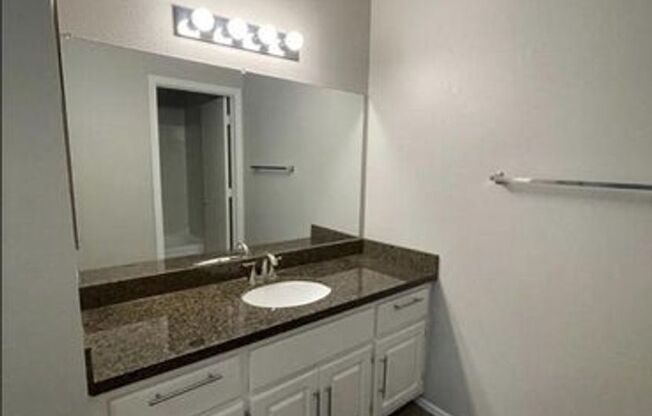 2 beds, 2 baths, $1,900, Unit #112