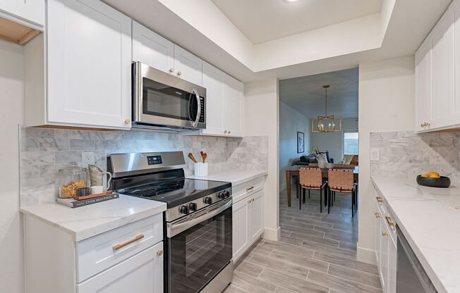 Fresh & Clean Townhome in North Phx!