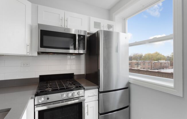 Studio, 1 bath, 313 sqft, $1,450, Unit 410