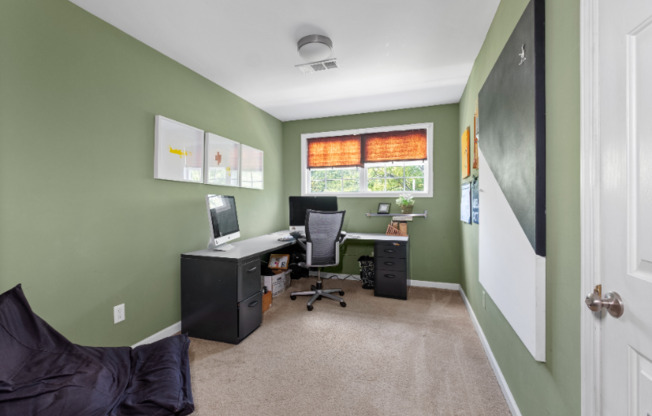 9 EDWIN PL NW
