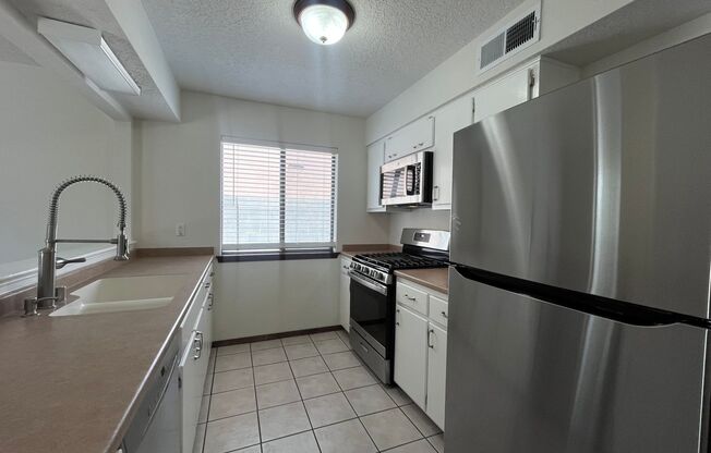 Cute 3 Bedroom 2 Bathroom Home In NW Albuquerque!