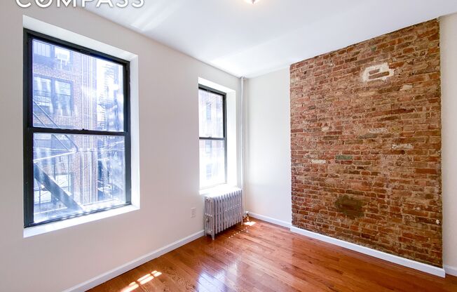 136 E 28 ST 1 ROW