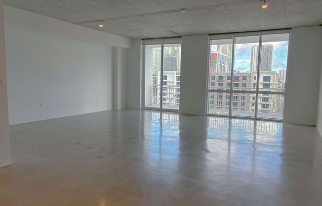 Studio, 1 bath, 962 sqft, $3,100, Unit Unit 704