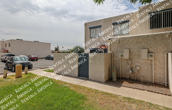 5206 N 42 DR
