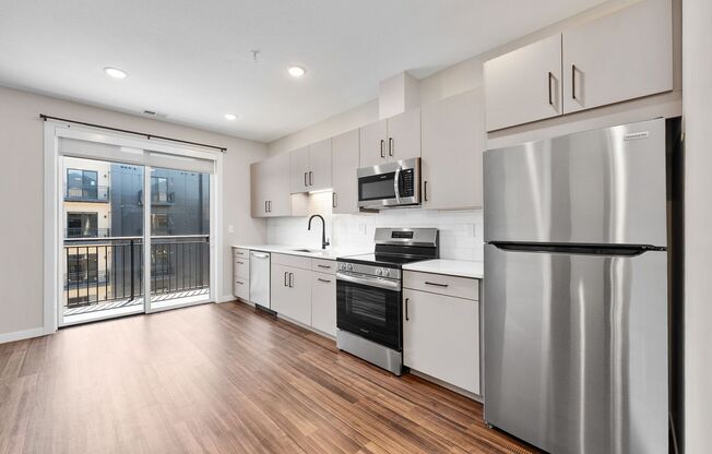 Studio, 1 bath, 465 sqft, $1,050, Unit 534
