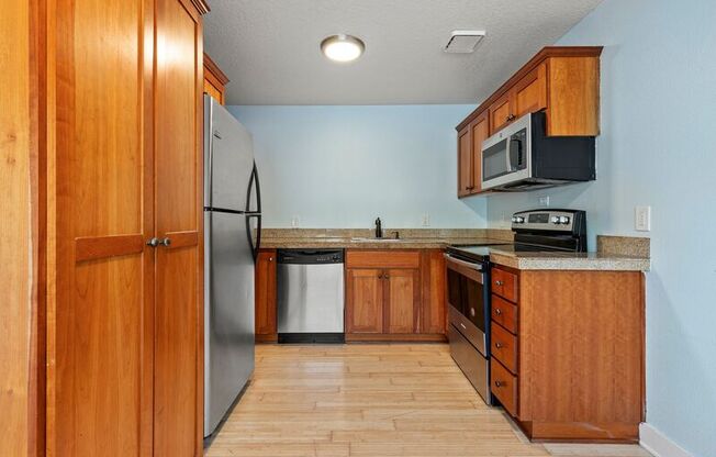 8664 N WILLAMETTE BLVD