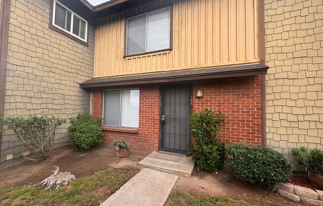 Now Leasing – Beautiful 3 Bedroom Townhome in Central El Cajon!