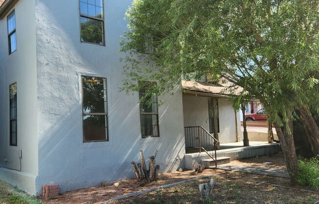 ALL PROSPECTIVE TENANTS MUST SUBMIT A $58 NON-REFUNDABLE APPLICATION FEE PER APPLICANT ONLINE AND BE PRE-QUALIFIED PRIOR TO ANY SHOWINGS Apply online at: puebloarearentals.com Application process could take up to 3 business days Managed By: Larry Turner