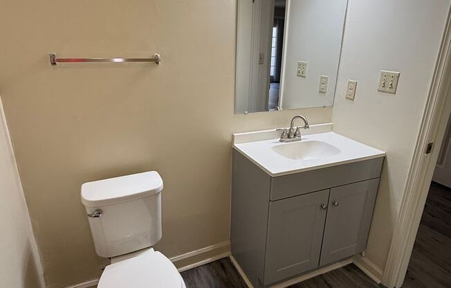 2 beds, 1 bath, 1,100 sqft, $1,325, Unit 408-2