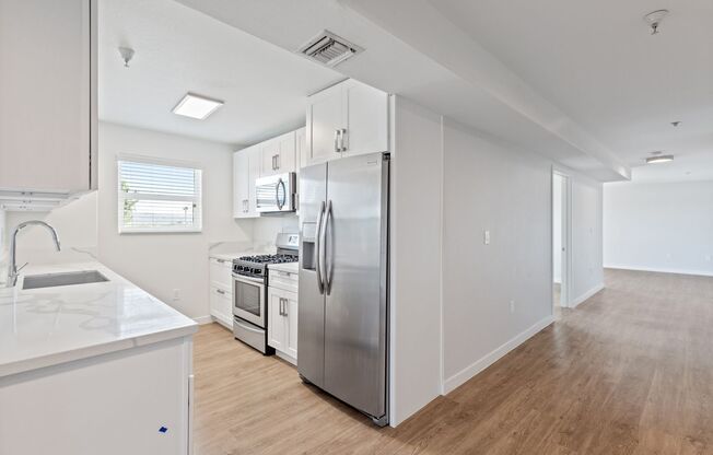 2 beds, 2 baths, 1,100 sqft, $2,799, Unit 401 R