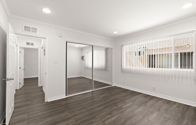 Beautiful 2 Bed Unit in West Hollywood