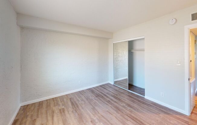 2 beds, 1 bath, 900 sqft, $1,390, Unit 25