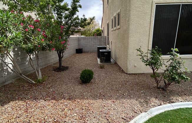 3 beds, 3 baths, $2,395