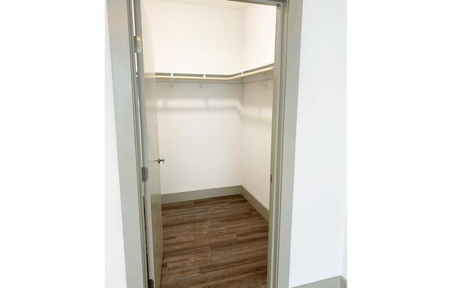 1 bed, 1 bath, 615 sqft, $1,595, Unit 3250-213