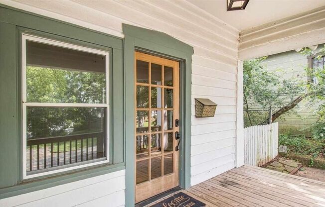 Adorable 2BR House for Rent!