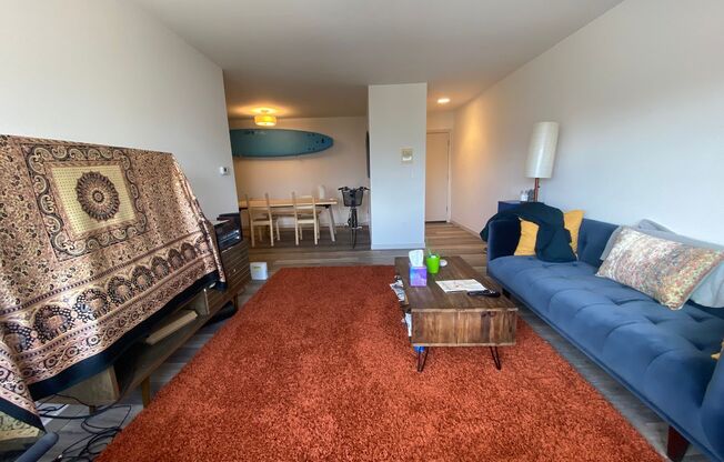 2 beds, 1 bath, $1,395, Unit 321