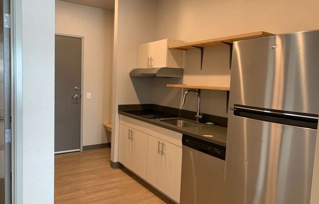 Studio, 1 bath, 375 sqft, $1,195, Unit 105