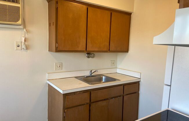 1 bed, 1 bath, 650 sqft, $945