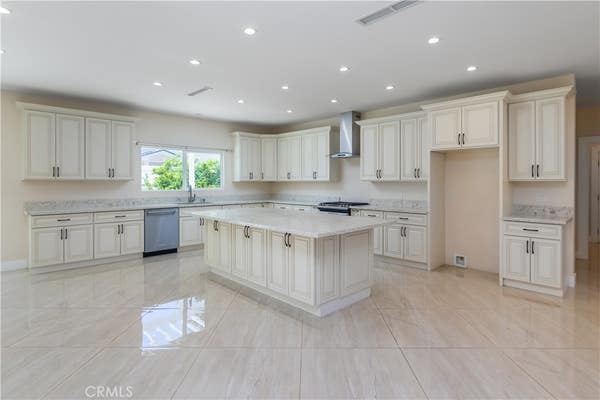 9231 VANALDEN AVE
