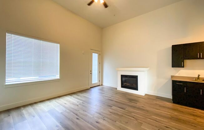1 bed, 1 bath, 673 sqft, $1,499, Unit 106*