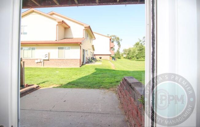 2 beds, 1 bath, 925 sqft, $955, Unit 822/102