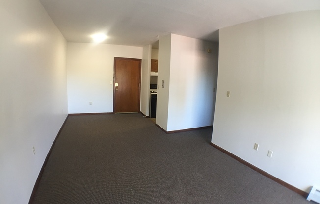 1 bed, 1 bath, 593 sqft, $1,330, Unit D6