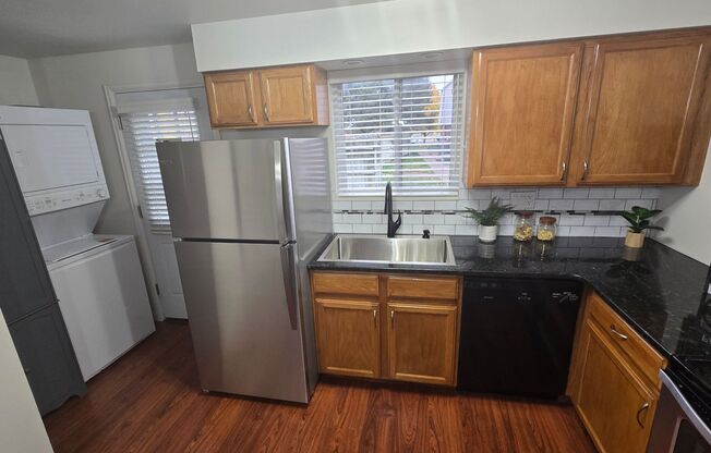 2 beds, 1.5 baths, $1,645, Unit # #C 6