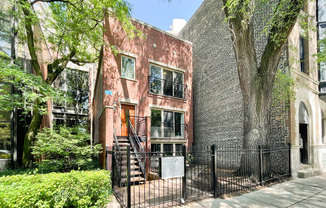 2127 N CLARK