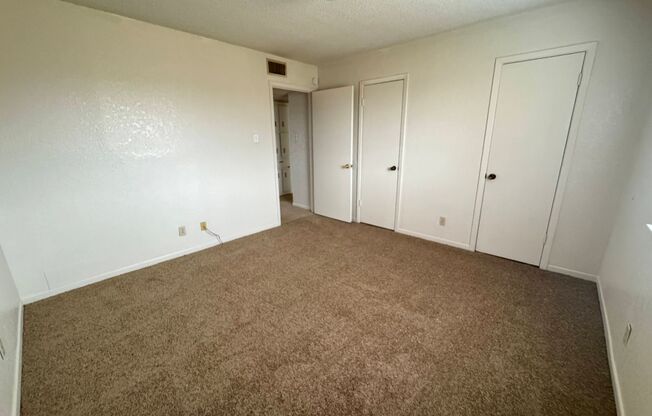 2 beds, 1 bath, 942 sqft, $695, Unit Apt A