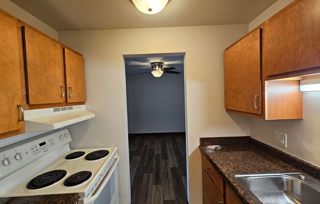 2 beds, 1.5 baths, 950 sqft, $1,425, Unit 17 - 102