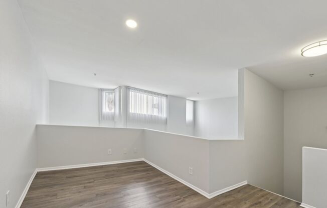 3 beds, 1.5 baths, 1,200 sqft, $2,798, Unit 409