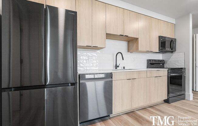 2 beds, 2 baths, 792 sqft, $1,800, Unit 111