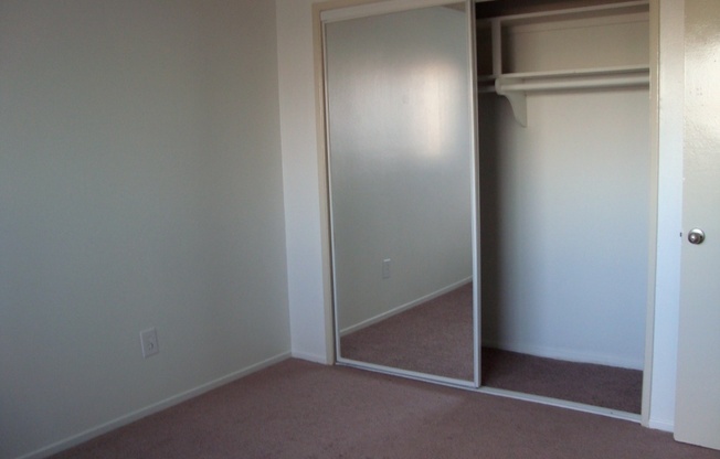 2 beds, 1 bath, $2,065, Unit 37