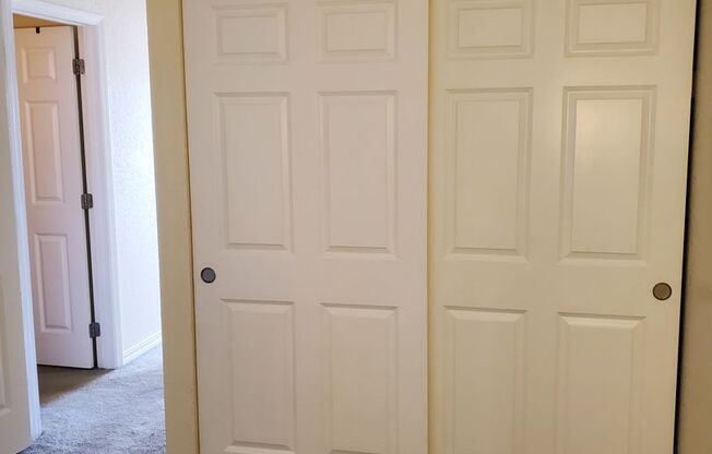 2 Bedroom Condo At Sunn Fjord Condominiums / HALF OFF FIRST MONTHS RENT!!!