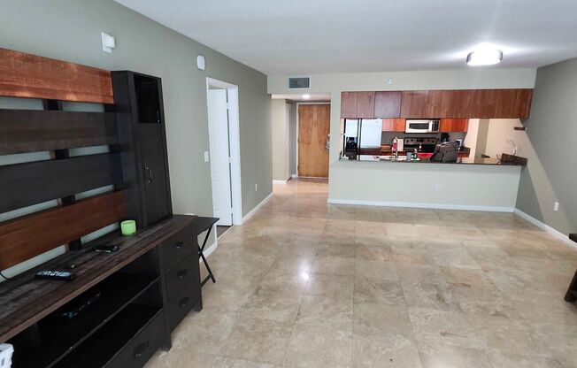 1 Bed / 1 Bath with Bay Views – Partially Furnished – Brickell – $2,800