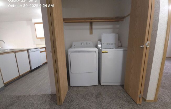2 beds, 1 bath, 875 sqft, $1,295, Unit 127-49