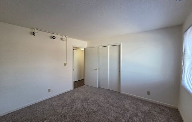 2 beds, 1.5 baths, 1,015 sqft, $1,140, Unit Z-09