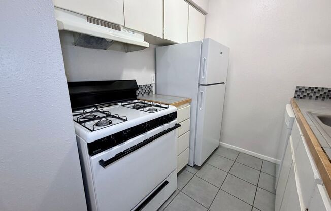 1 bed, 1 bath, 700 sqft, $1,054, Unit ELP2202-143