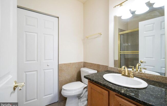 2 beds, 2 baths, 988 sqft, $2,100, Unit 215